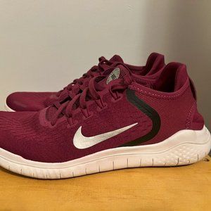EUC  Nike Women's True Berry Metallic Silver 2018 Free RN